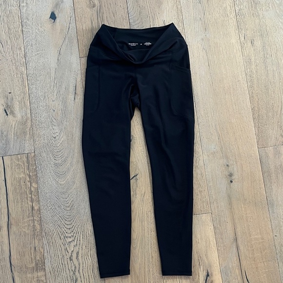Old Navy Powersoft Black Leggings Pocket High Rise Women Medium Compression - Picture 2 of 7